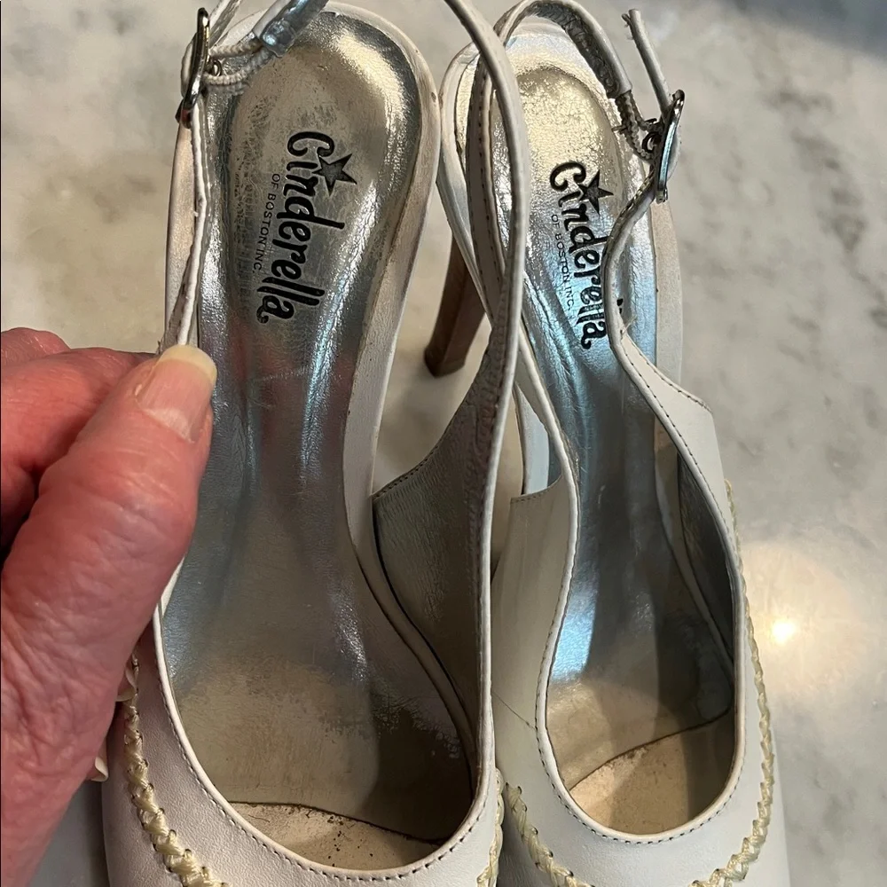 Cinderella White Slingback heels; Size 4M - Picture 8 of 12
